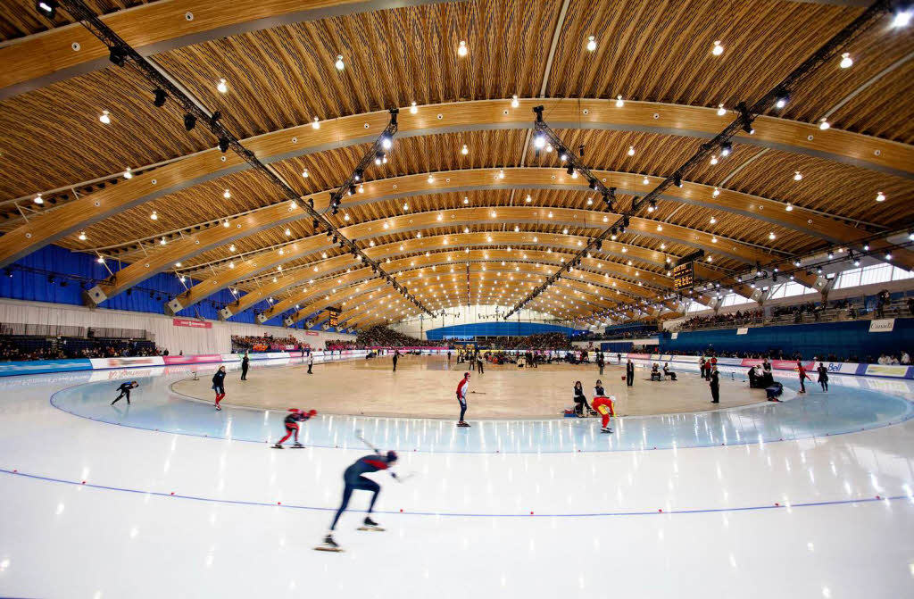 Die Eisschnelllaufstrecke im Richmond Olympic Oval. Die Wettbewerbe der XXI. Olympischen Winterspiele werden an insgesamt neun Schaupltzen ausgetragen.