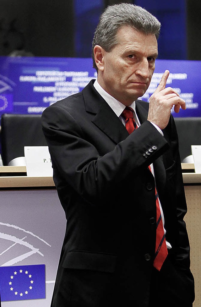 Ganz der Musterschler: Oettinger meldet sich einsatzbereit.  | Foto: DPA