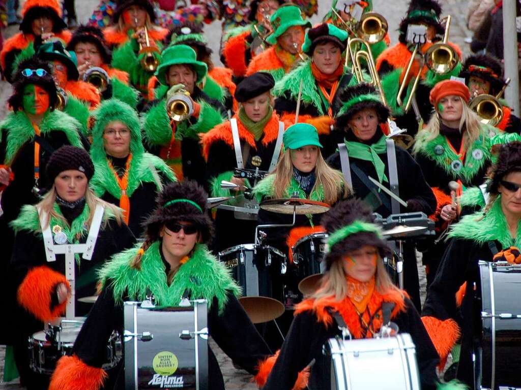 Die Staufener Schelmenzunft feierte mit einem groen Jubilumsumzug ihr 75-jhriges Bestehen.