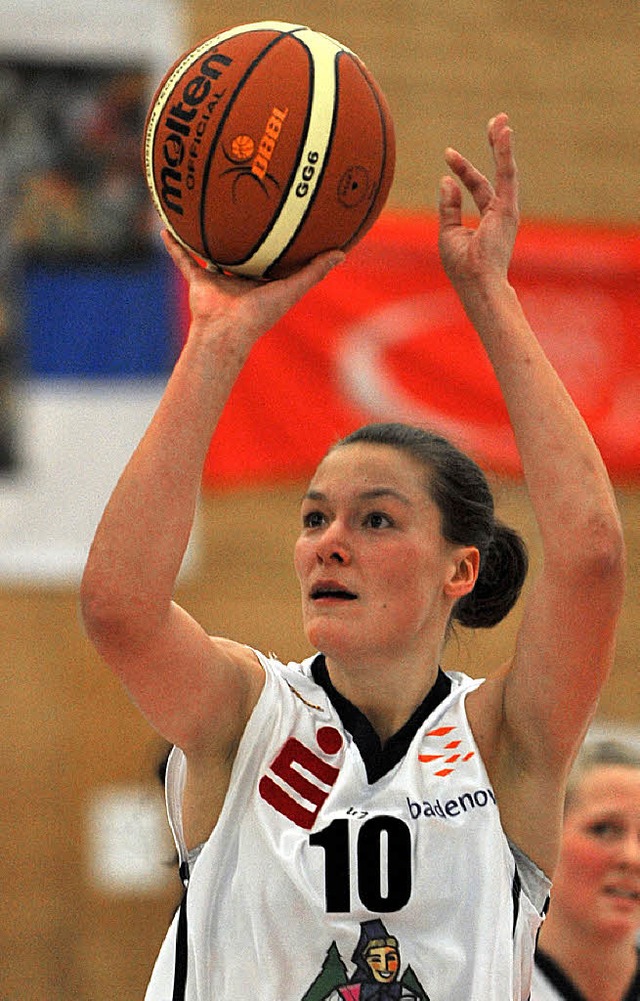 berzeugendes Spiel unterm Korb: Birte Wehrenbrecht    | Foto: seeger
