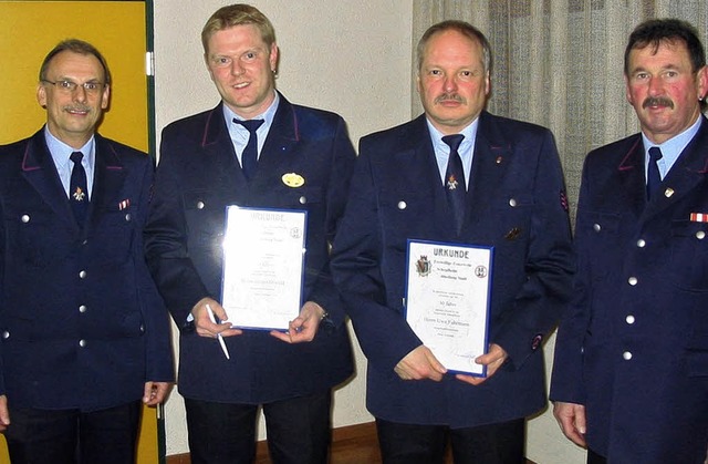 Fr langjhrigen aktiven Dienst  wurde... Feuerwehr, Abteilung Stadt, geehrt.    | Foto: Privat