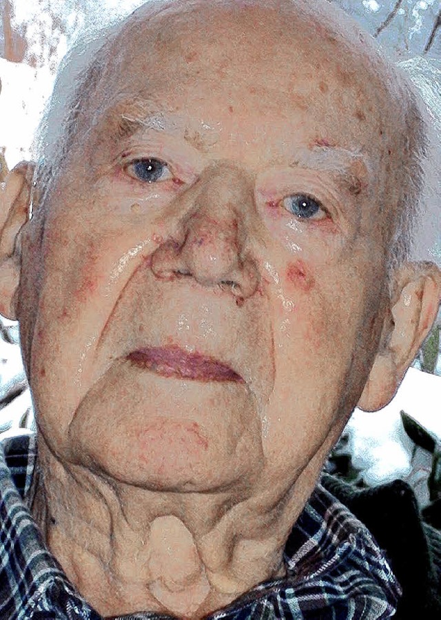 Lutz Holzhausen, 99 Jahre, Rentner aus..., egal wie kalt es drauen ist.&#8220;  | Foto: Steve Przybilla
