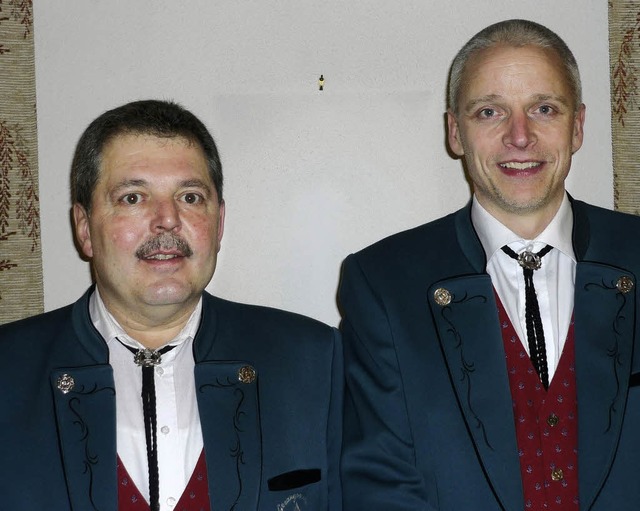 Martin Wehrle und der neue Vorsitzende... Snger, Jrgen Schultze (von links).   | Foto: Grether