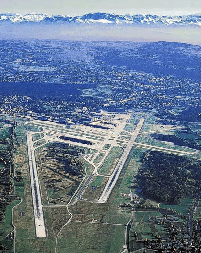 Die drei Landepisten des Flughafens Kl...eist von Deutschland her  angeflogen.   | Foto: Unique
