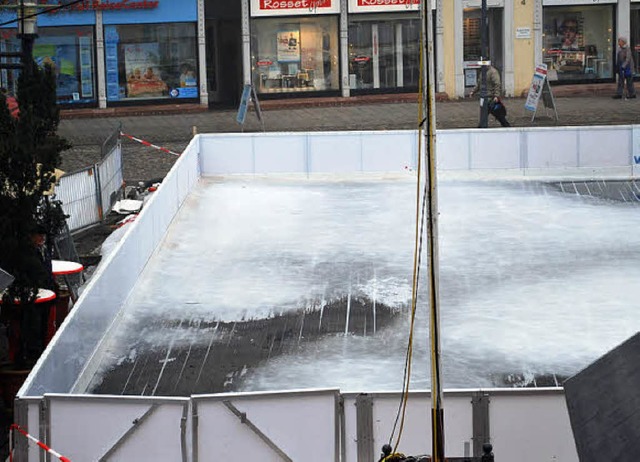 Fr den Winter 2009/2010 ist SChluss mit dem Eis auf dem Marktplatz  | Foto: Sylvia-Karina Jahn