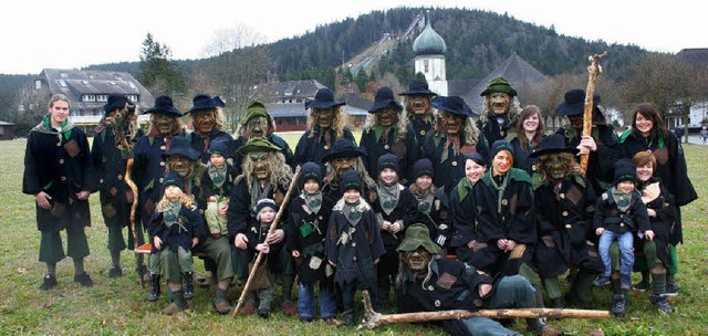 Die Moos-Knodle aus Hinterzarten veranstalten am Samstag einen Nachtumzug.   | Foto: Dieter Maurer