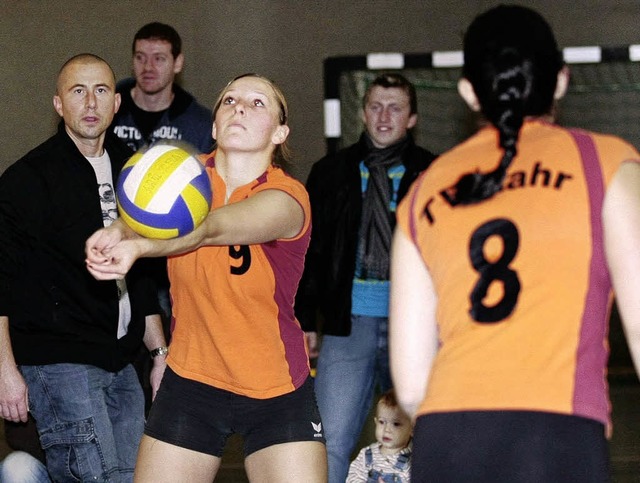 Volleyball-Landesliga FrauenTV Lahr  vs. UmkirchK. Ziser (TV Lahr #9) links  | Foto: Peter Aukthun-Grmer