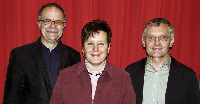 Brgermeister Rudolf Rmmele mit der n...r nach der Verpflichtung (von links).   | Foto: Hermann Jacob