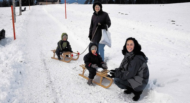 Urlaub im Sdschwarzwald: Der Schnee r...ern zu einer ausgiebigen Rodelpartie.   | Foto: Pichler