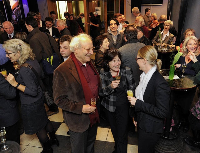 Volle Bar beim Neujahrsempfang der Grnen.   | Foto: Ingo Schneider