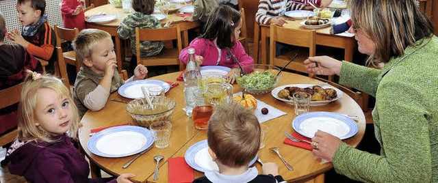 Kinder im Kindergarten -  Eltern mssen fr sie mehr zahlen.   | Foto: Mnch