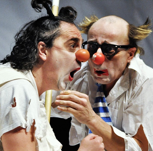 &#8222;Mimirichi&#8220;: Clown-Kult au...t &#8222;Paperworld&#8220; im Burghof   | Foto: Ruda