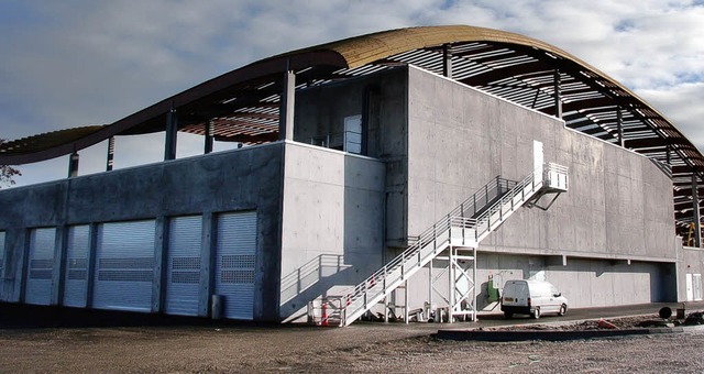 Die neue Wasseraufbereitung in Village-Neuf fllt schon optisch auf.   | Foto: Annette Mahro