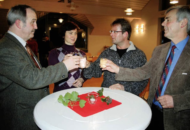 Ehrungen  in Hsingen: Brgermeister  ...m, Gudrun Roser und Stefan Wellinger.   | Foto: Winter