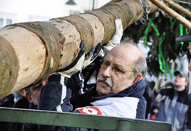 Die Last des Amtes: Protektor Bernnat bei der Arbeit.   | Foto: Ruda