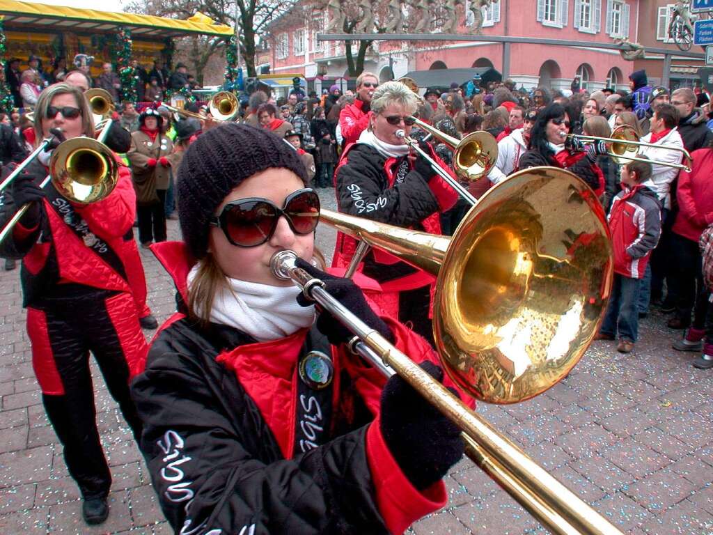 Hexen, Fchse und manch andere seltsame Gestalten machten am Sonntag beim groen Umzug Schopfheims Straen unsicher.