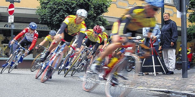 Wenn Rennrder ber die Karlstrae fli...Gebhrenliste ist recht detailliert.    | Foto: BZ