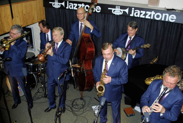 Die Dutch Swing College Band begeister...it hochkartigem Swing und Dixieland.   | Foto: Thomas Loisl Mink