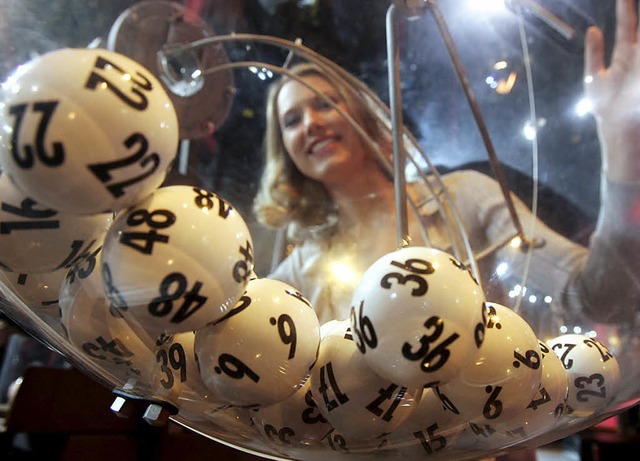 Auf die Lottozahlen kann die Stadt nic...rte mit einem privaten Tipp helfen?    | Foto: DPA