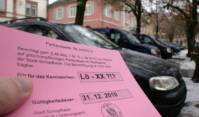 Persilschein: Die  Stadt will die Vergabe von Parkausweisen neu regeln.   | Foto: Andr Hnig