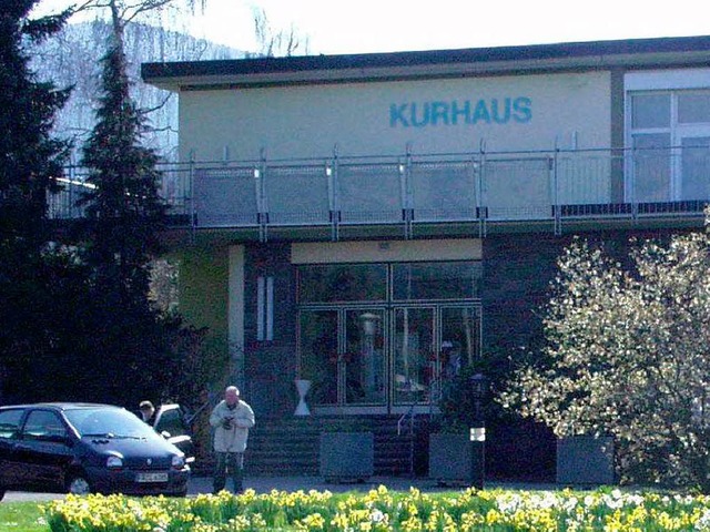 Das Kurhaus in Kirchzarten wird nun doch nicht zum Brgerhaus erweitert.   | Foto: Karlheinz Scherfling