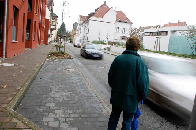 Nur mit Mhe kommen ltere und behinde...en: Tempo runter und ein neuer berweg  | Foto: Heidi Foessel