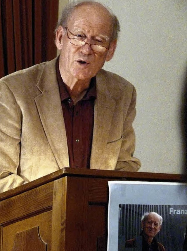 Der Autor Franz Hohler bei seiner Lesung im Trompeterschloss.   | Foto: saskia baumgartner