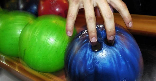 Im Bowlingcenter Waldkirch rollt nchs...el zugunsten der Haiti-Erdbebenhilfe.   | Foto: Michael Bamberger