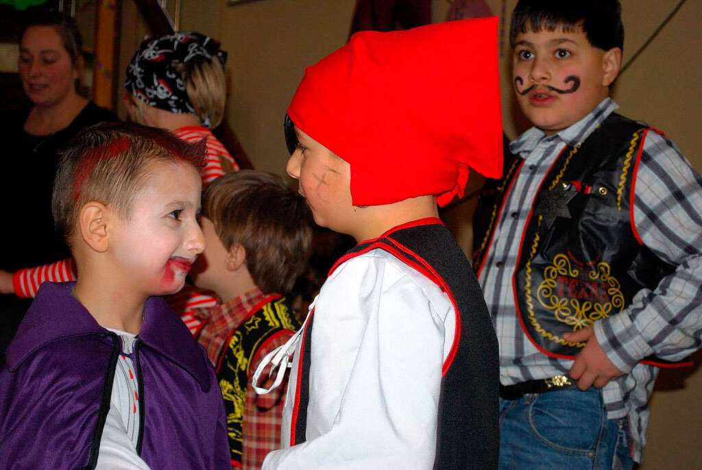 Bei Kinderfasching, Narrenbaumstellen und einer Megaparty kamen am Freitag alle Fasnachtslustigen in Hottingen auf ihre Kosten.