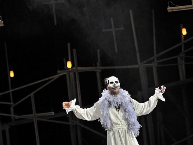 Der Tod &#8211; oder nur ein Scharlatan? Nekrotzar (Gabriel Urrutia) in Freiburg  | Foto: Maurice Korbel