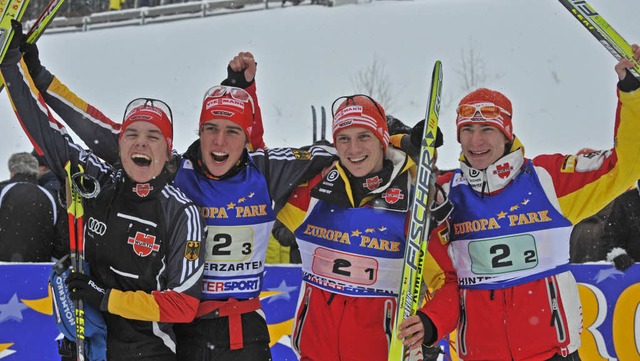 Gold fr die Kombinierer: Fabian Riess...Firn  und Janis Morweiser (von links). 
