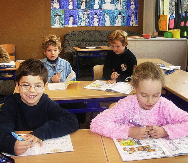 In den jahrgangsbergreifenden Klassen...nen Erst- und Zweitklssler zusammen.   | Foto: Johanna Hgg