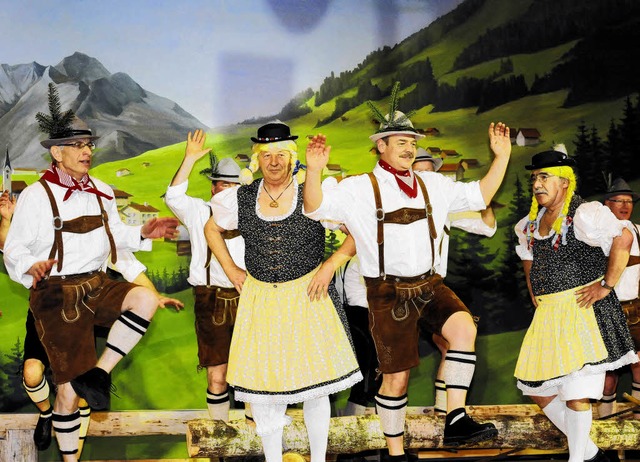 Sehr bayrisch ging es beim  traditione... Auftakt der Hfinger Saalfasnet zu.    | Foto: Roland Sigwart