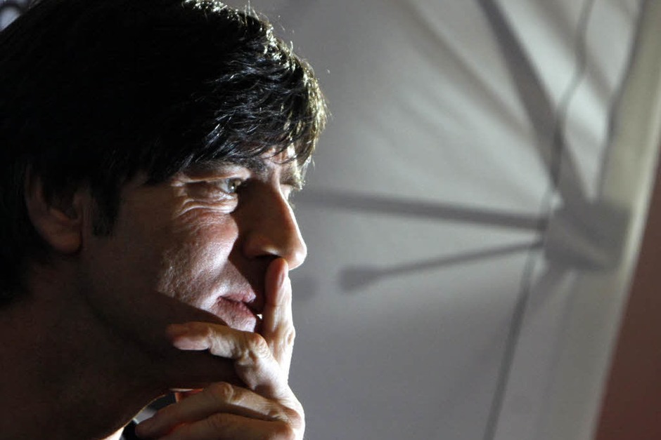 Joachim Löw wurde am 3. Februar 1960 in Schönau im Schwarzwald geboren und ist derzeit Fußballbundestrainer der deutschen Nationalelf. (Foto: dpa) Joachim Löw wurde am 3. Februar 1960 in Schönau im Schwarzwald geboren und ist derzeit Fußballbundestrainer der deutschen Nationalelf. (Foto: dpa)