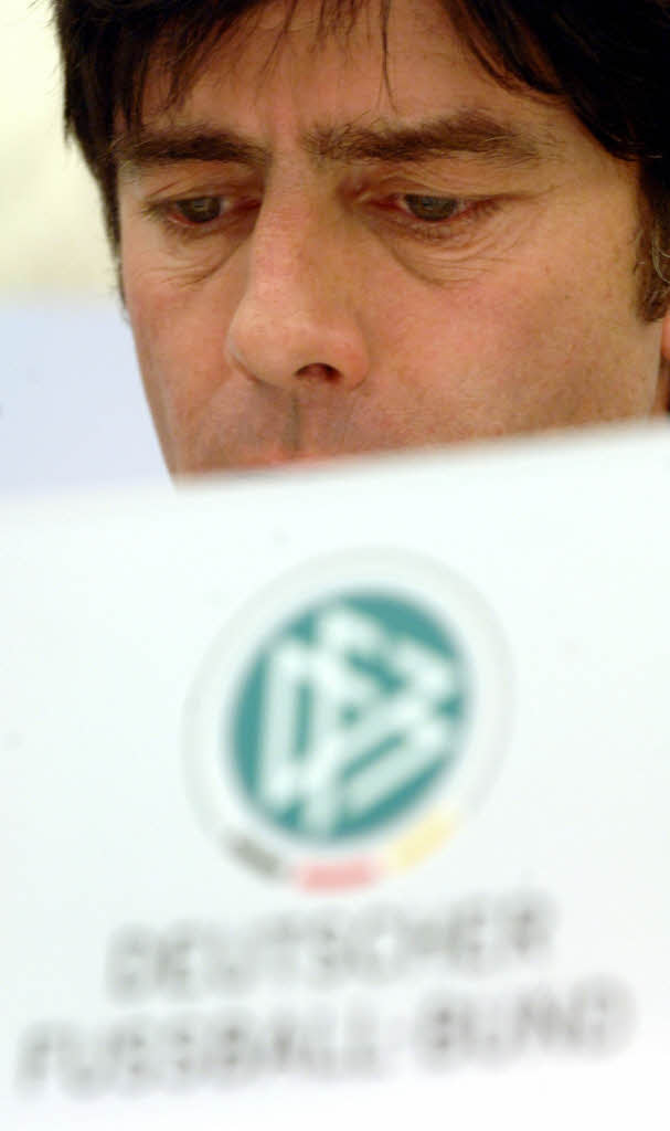 2006 bernahm Lw das Amt des Cheftrainers von Klinsmann. Dieser fhlte sich ausgebrannt und trat zurck.
