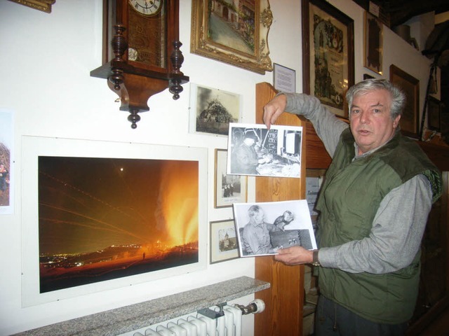 Hans Brogle beim Aufbau der Ausstellung ber das Fasnachtsfeuer.  | Foto: Johanna Hgg