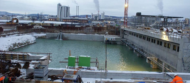 Der Unterwasserbereich des neuen Kraftwerks ist bereits  probeweise geflutet.   | Foto: Valentin Zumsteg