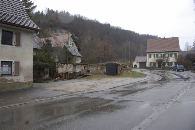 An der Nordseite der Landesstrae (lin...fr  Sicherheit und  berblick sorgen.  | Foto: M. Maier