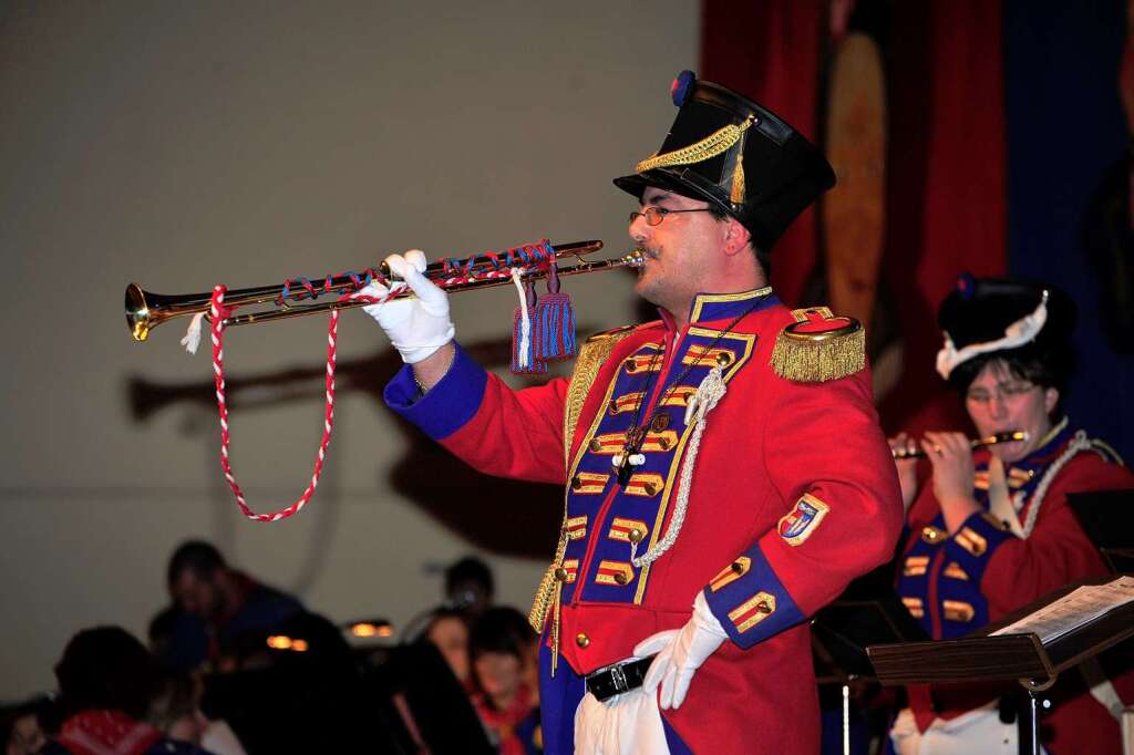 Alles hrt auf seine  Tne.  Tambourmajor Marco Minosa.