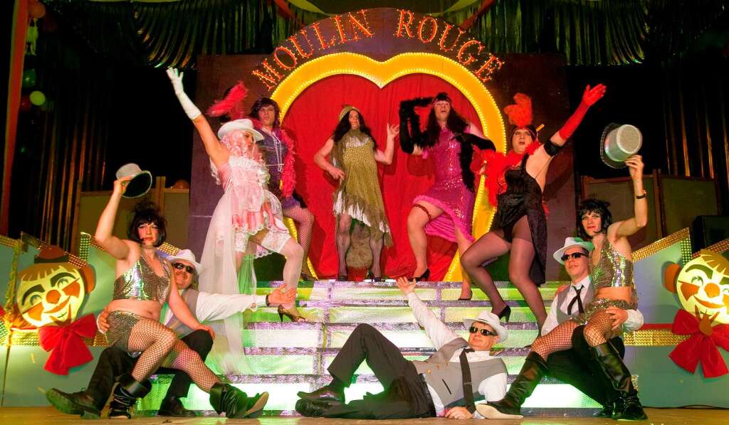 Moulin Rouge: Die Tanzeinlage des Elferrats war ppig inszeniert.