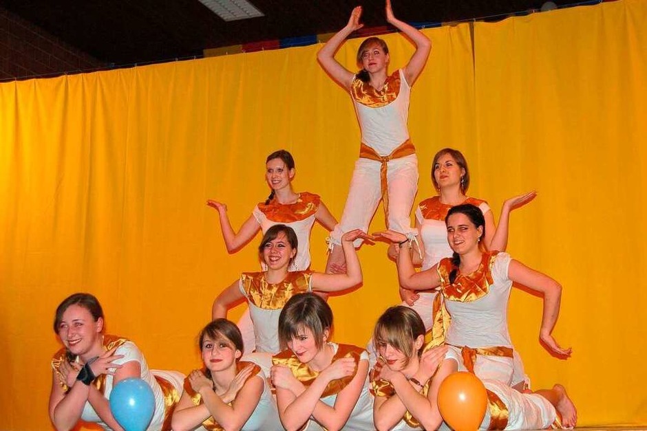 Das „25. Waidbach G’flüschder“ des Musikverein Degerfelden hatte ein buntes und humorvolles Programm zu bieten. (Foto: Birlin) Das „25. Waidbach G’flüschder“ des Musikverein Degerfelden hatte ein buntes und humorvolles Programm zu bieten. (Foto: Birlin)