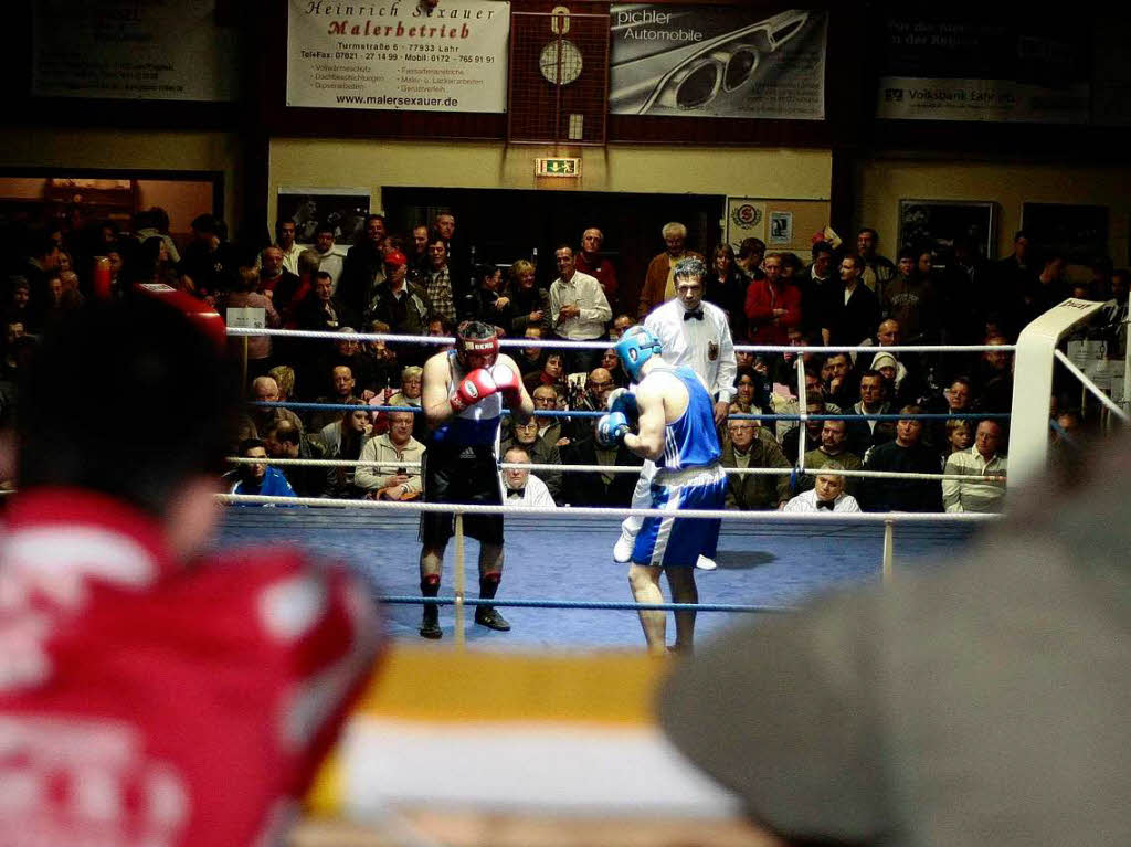 Szenen aus und um den Ring in der Gromarkthalle in Lahr.