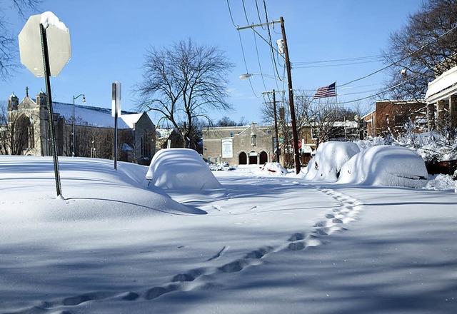 Auch am Tag nach dem Schneesturm lag d...d aber zu Sonntagsspaziergngen ein.    | Foto: AFP