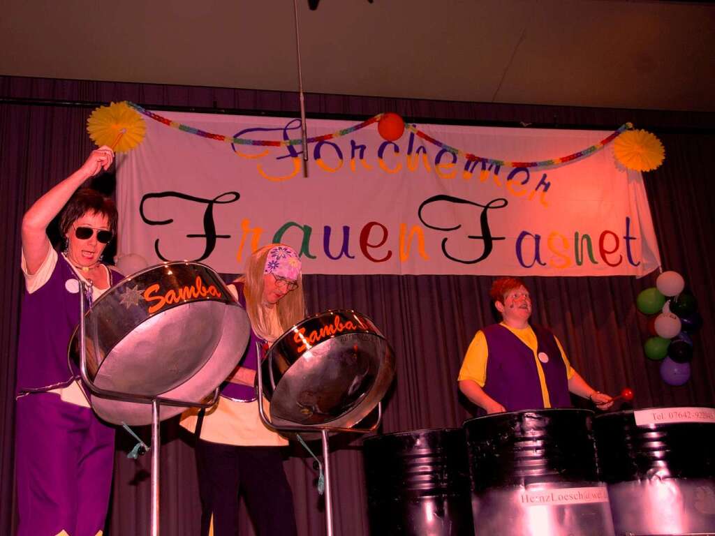 Wenn Frauen auf die Pauke hauen: Die Samba Steel Band sorgte fr Stimmung und fetzigen Sound.