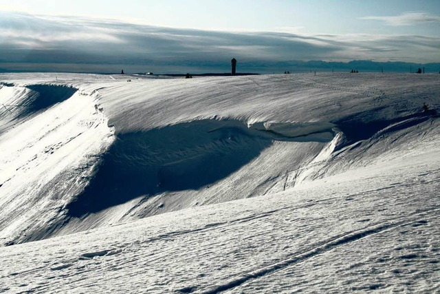 Der tief verschneite Feldberg.  | Foto: Hans-Peter Ziesmer