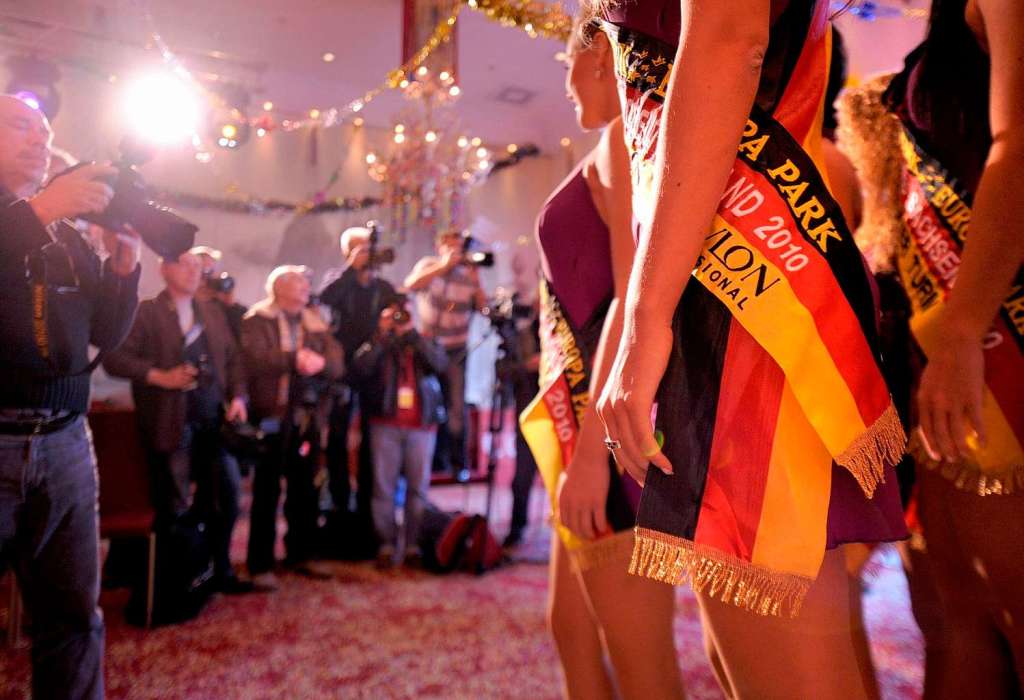 Miss Germany 2010 – die Kandidatinnen stellen sich im Europa-Park Rust vor. Am Samstag trifft die Jury die Entscheidung.