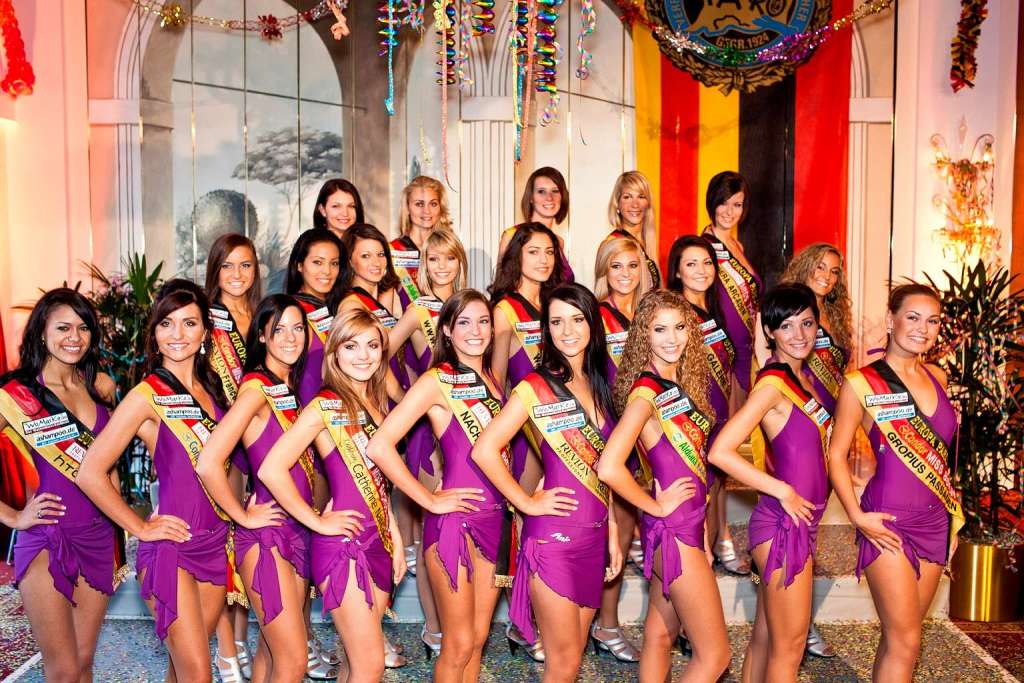 Miss Germany 2010 – die Kandidatinnen stellen sich im Europa-Park Rust vor. Am Samstag trifft die Jury die Entscheidung.