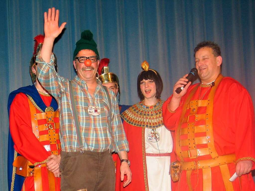 Tolle Stimmung beim Circus Maximus: „Ich bin d’r Flocki“ – Gerhard Willaredt  mit Moderator Olaf Risch und dem Herrscherpaar.
