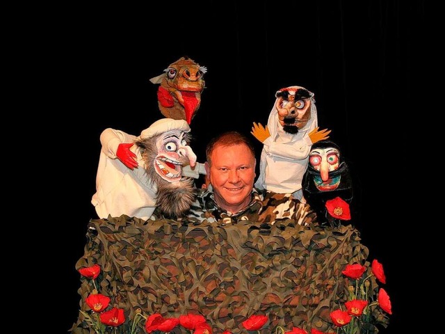 Neville Trenter mit Punch and Judy in Afghanistan  | Foto: Stadt Lahr