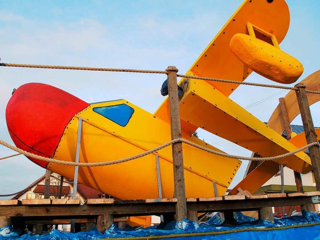 Kpt&#8217;n Balus Wasserflugzeug aus Pappmach.  | Foto: benjamin bohn